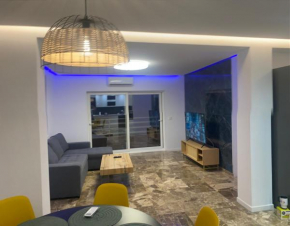 Del Mar three bed flat.